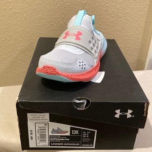 Under Armour Girls Sneakers, Size 13, BNWT, in box, grey, coral & teal